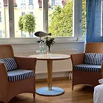 Konukevi Am 4*